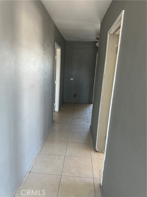 Building Photo - 1121 N Anaheim Blvd