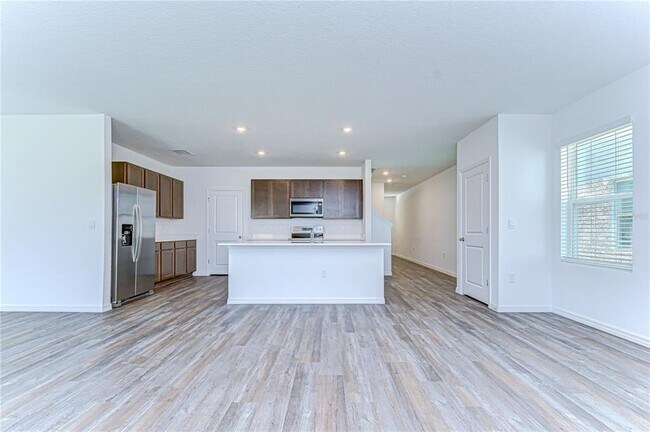 Building Photo - 32463 Weathered Oak Dr