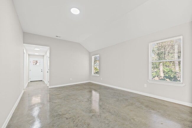 Building Photo - 1150 Melrose St