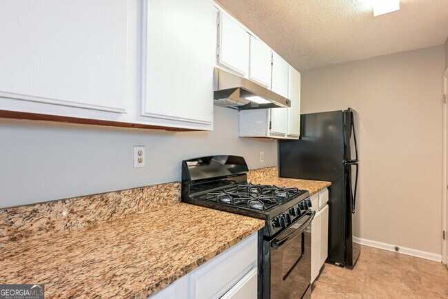 Building Photo - 6052 Creekford Dr