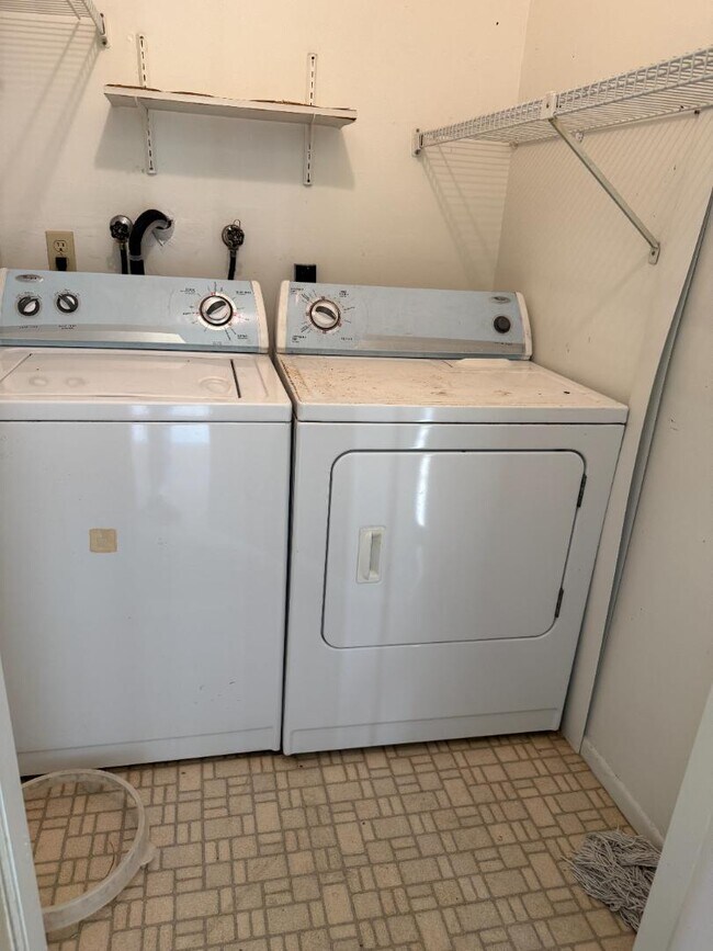 Building Photo - 9209 Seminole Blvd