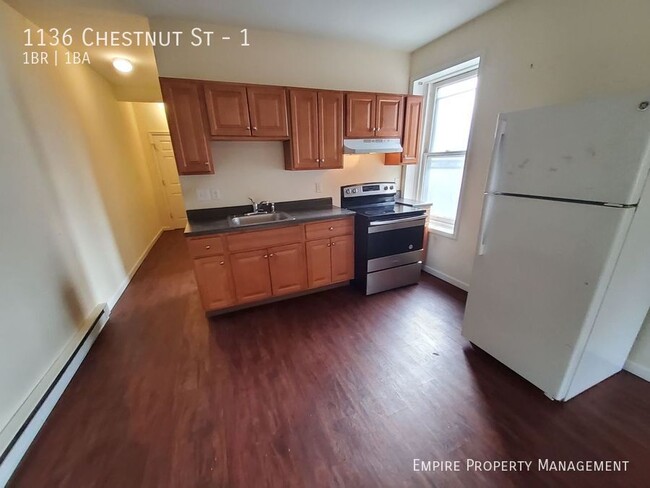 Building Photo - 1136 Chestnut St