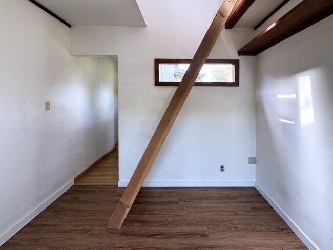 Building Photo - 310 1/2 East 31st Avenue