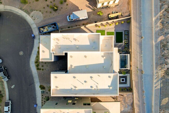 Building Photo - Mesa Ridge Luxury Oasis Feathertop