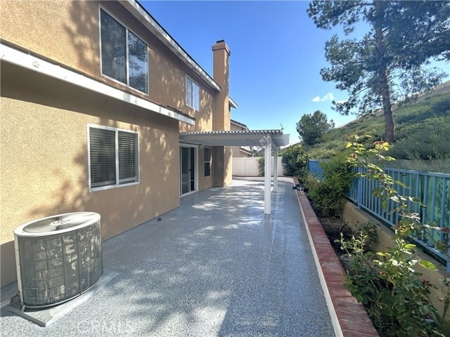 Building Photo - 16391 Misty Hill Dr