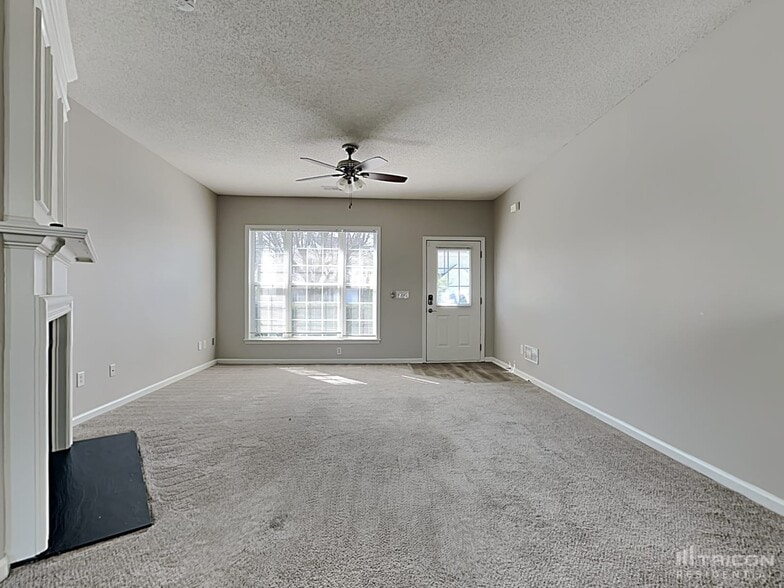 Building Photo - 1654 Heyford Cir NW