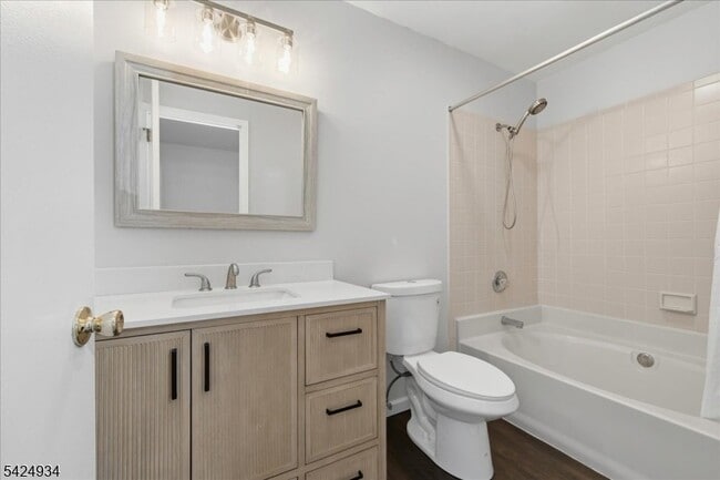 Building Photo - 5 Ajax Ct