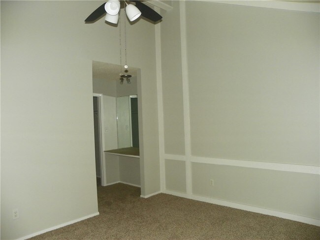 Building Photo - 3406 Dolphin Dr