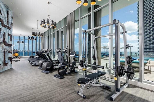 Building Photo - 4111 S Ocean Dr