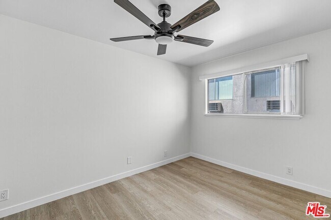 Building Photo - 129 S Avenue 64