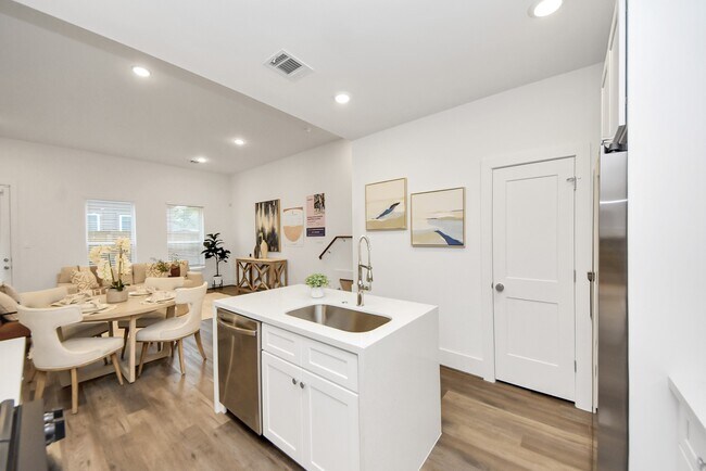 Building Photo - 7502 B Carver Rd