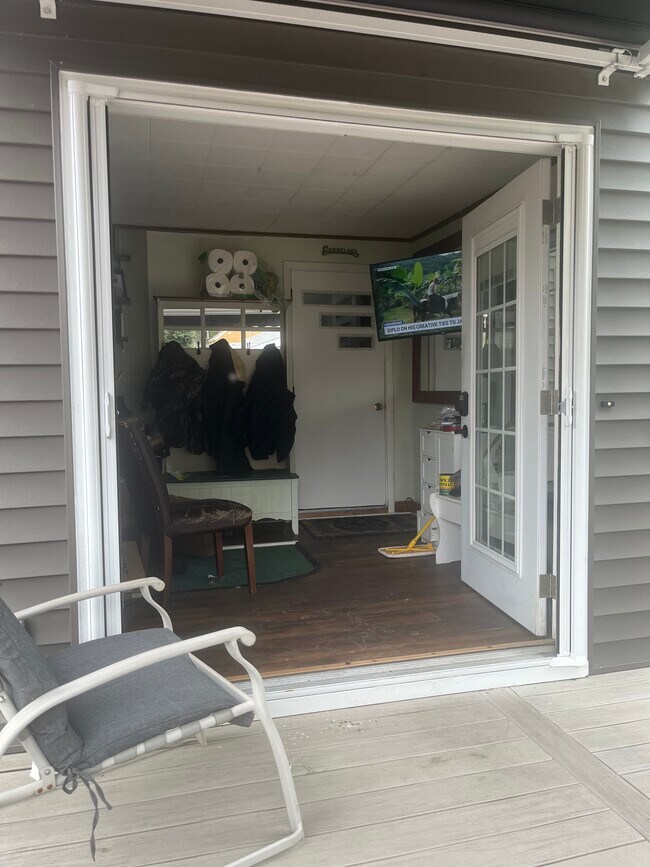 Building Photo - 2118 Elm St