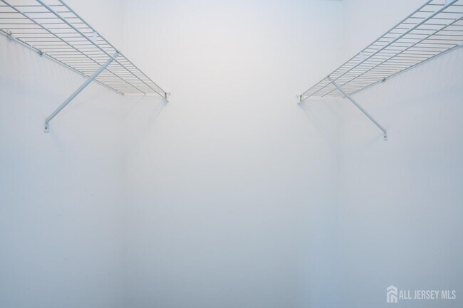 Building Photo - 5 Rafting Way