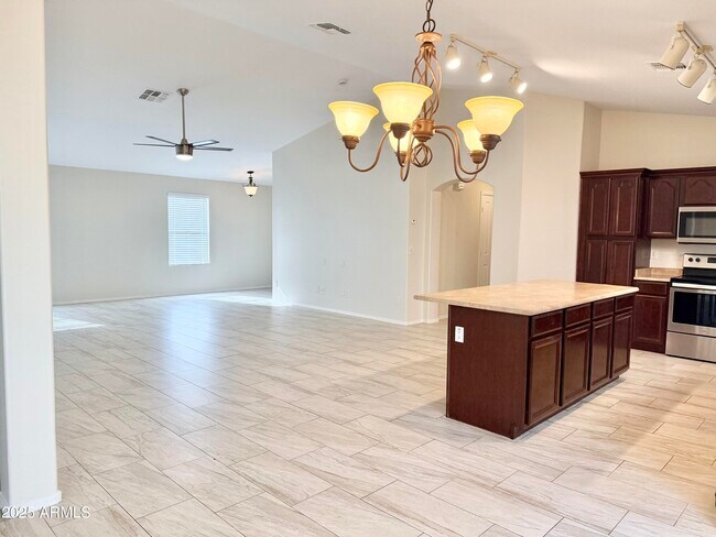 Building Photo - 13927 W Port Royale Ln