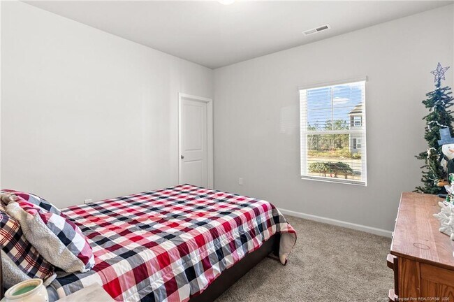 Building Photo - 518 Stadium Dr