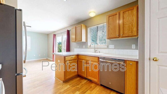 Building Photo - 826 Glenwall Dr