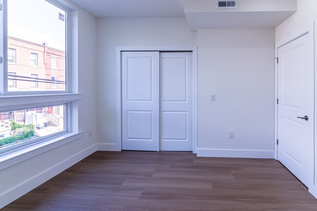 Building Photo - 808 N Preston St