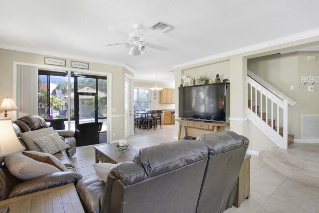 Building Photo - 8210 Calterra Dr