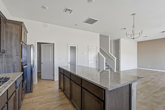 Building Photo - 905 Louisiana Downs Ave