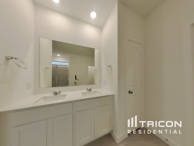 Building Photo - 2705 Serenity Grv Ln