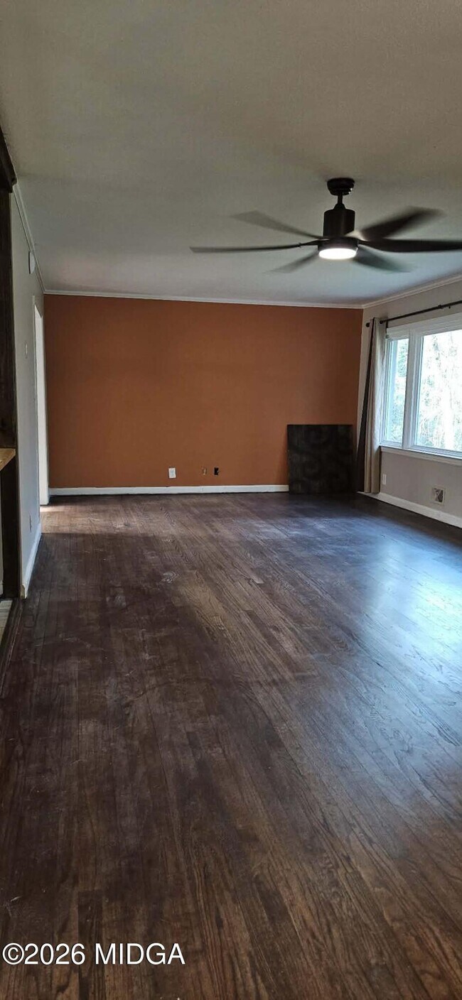 Building Photo - 912 Dogwood Cir