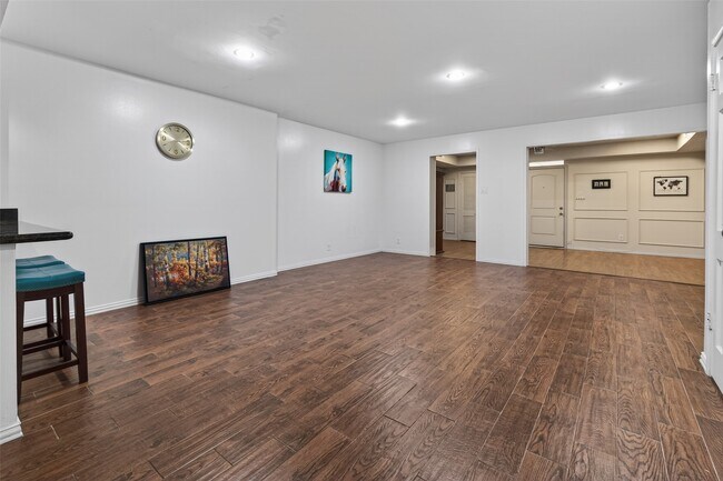 Building Photo - 5530 Holly St