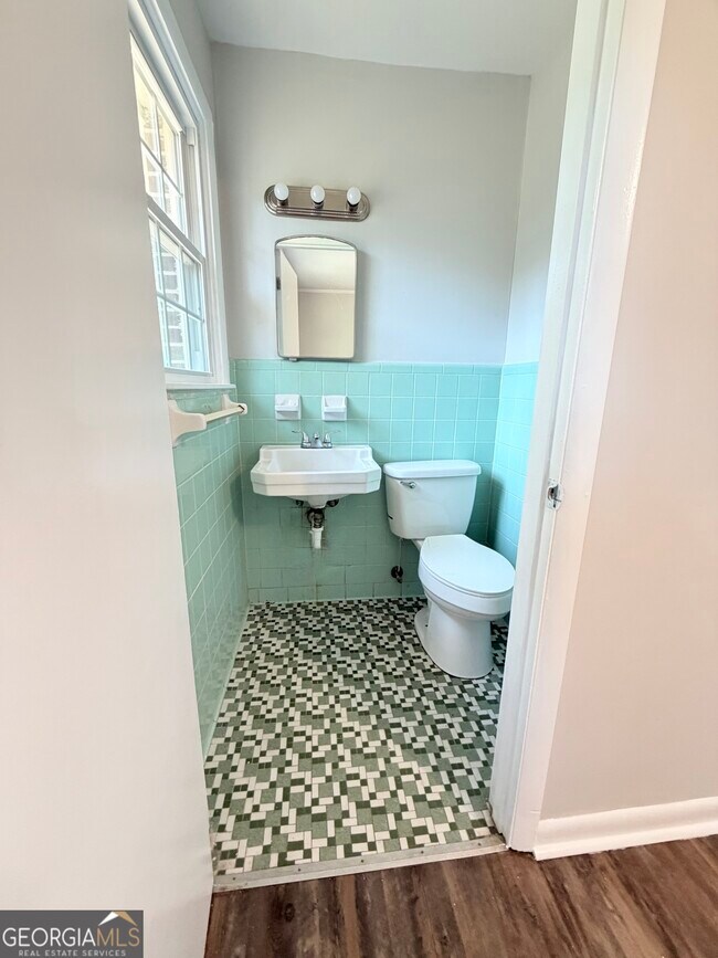 Building Photo - 125 Lillian Dr