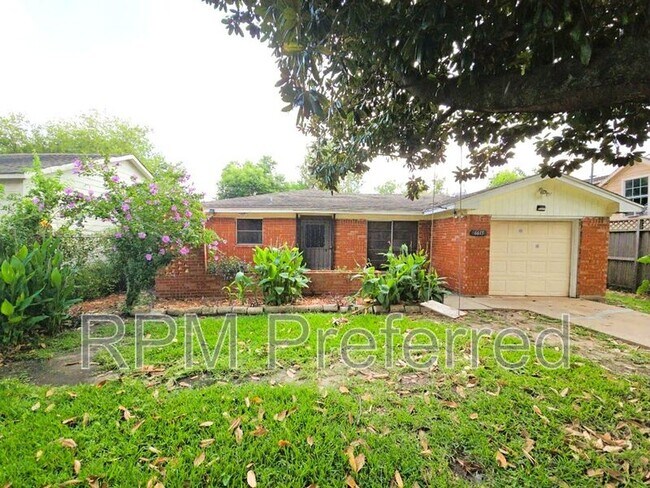 Primary Photo - 6615 St Augustine St