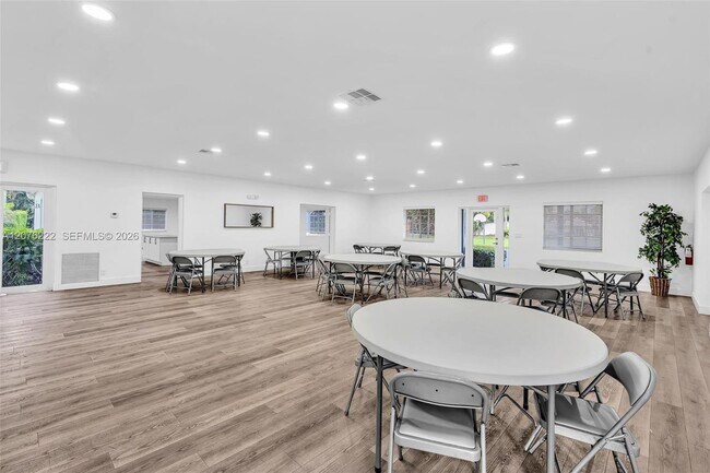 Building Photo - 101 SW 75th Ave