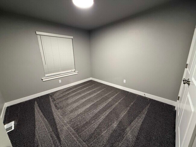 Building Photo - 2255 S 1120 W