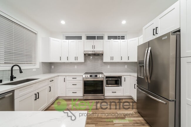Building Photo - Newly Constructed 3 Bedroom Home with Vaul...