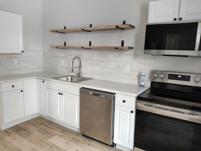 Building Photo - 3 Bedroom Apartment - Kingston, NY