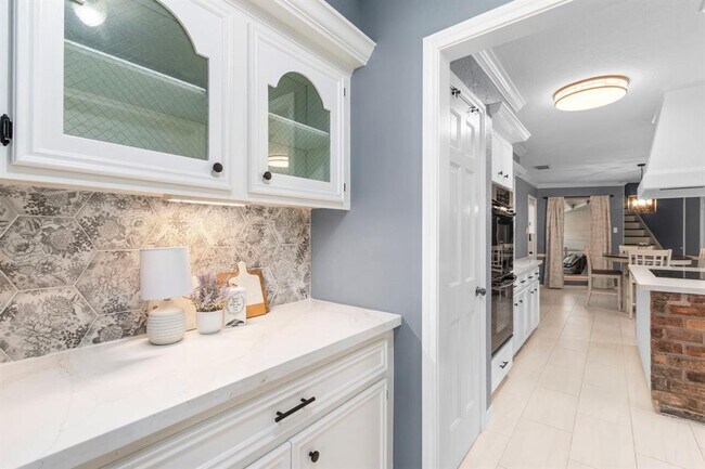 Building Photo - 1606 Rustic Knolls Dr