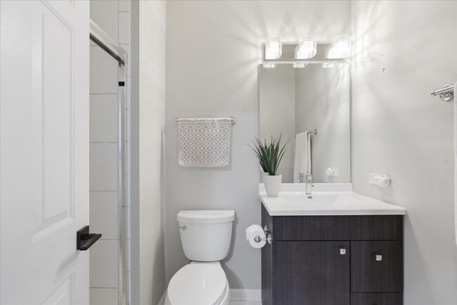 Building Photo - 2140 N Winchester Ave