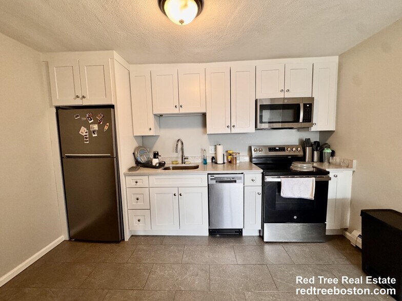 Building Photo - 97 Spring St