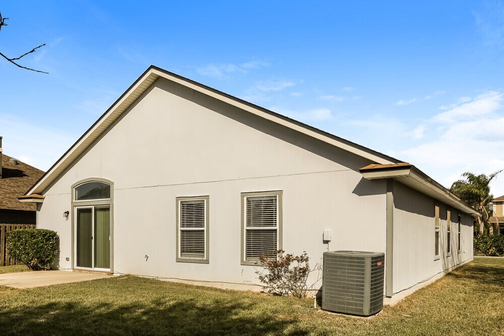 Building Photo - 179 Prince Phillip Dr