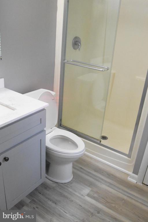 Building Photo - 936 Longfellow Ct