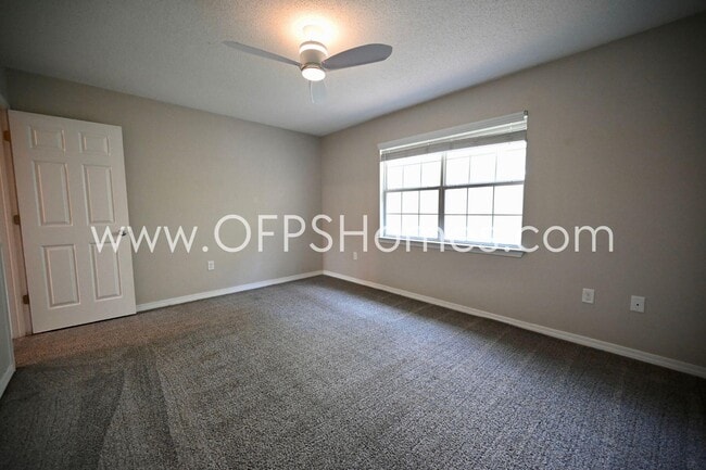 Building Photo - 214 Tooke St