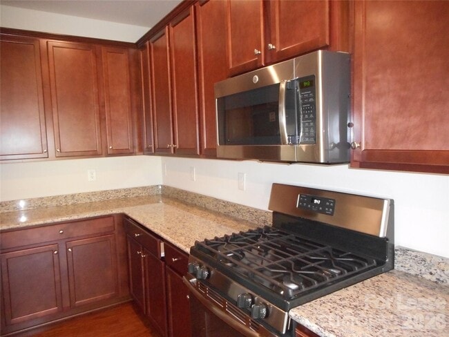 Building Photo - 322 Willow Wood Ct