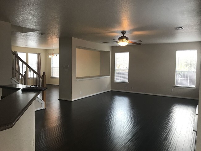 Building Photo - 211 Verde Oak