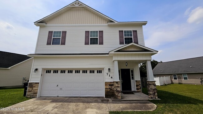 Building Photo - 714 Savannah Dr