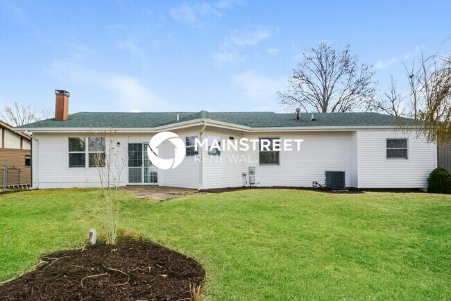 Building Photo - 3 Bedroom Pet-Friendly Home in ST CHARLES, MO with Main Street Renewal