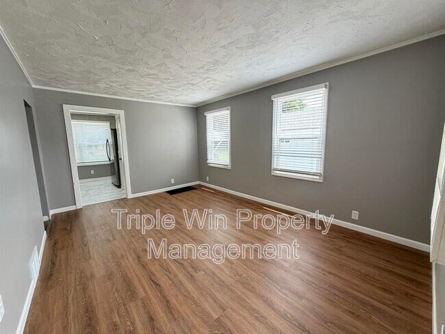 Building Photo - 2308 Huntington Ave