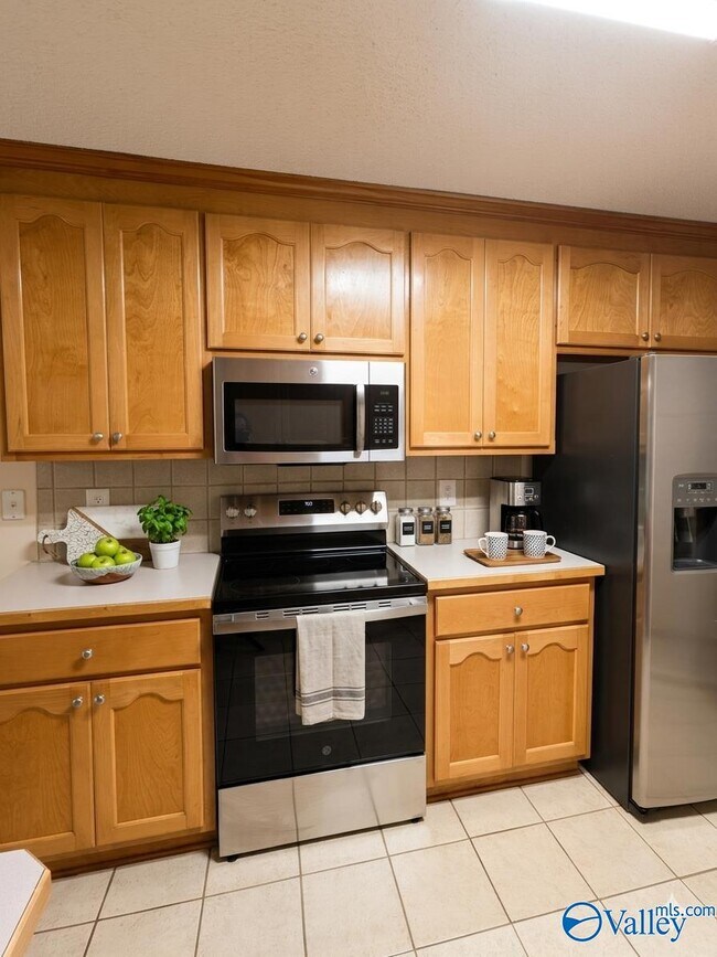 Building Photo - 102 Kilburn Cir