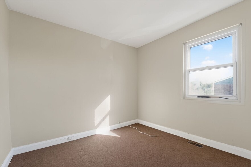 Building Photo - 3544 4th St