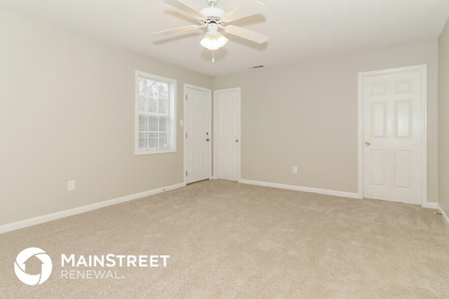 Building Photo - 2401 Bethune Cir