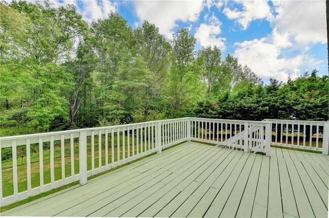 Building Photo - 2455 Kirkstone Dr