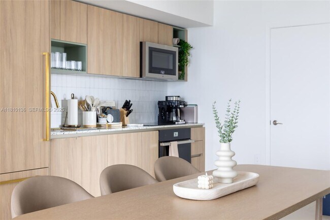 Building Photo - 159 NE 6th St