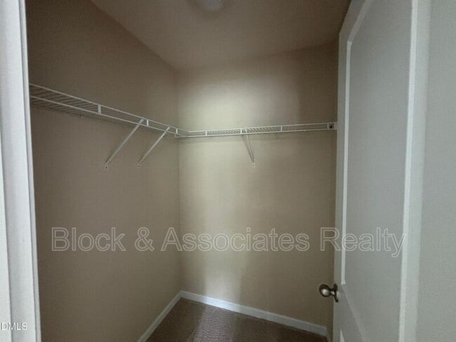 Building Photo - 4 White Spruce Ct