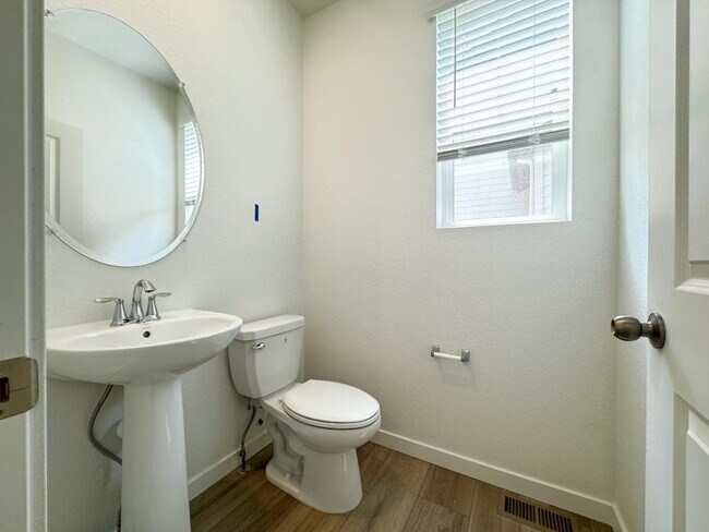 Building Photo - 4322 Fellows Dr